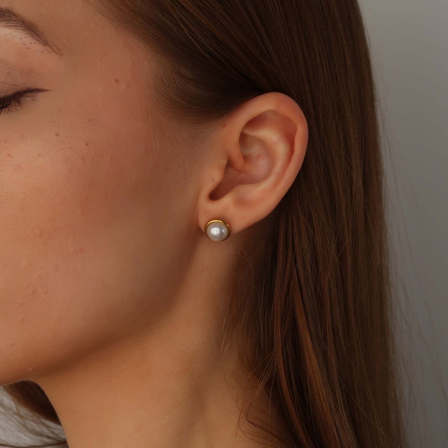 Gold Pearl Screw Back Earrings (Imitation Pearls)